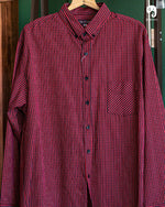 Cargar imagen en el visor de la galería, CAMISA MANGA LARGA CUADROS CHICOS ROJO CON AZUL MARINO
