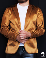 Cargar imagen en el visor de la galería, BLAZER SOLAPA V EXOTICO LISO DORADO SATINADO
