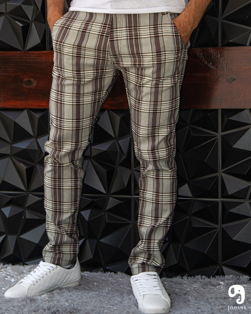 PANTALÓN CASUAL CUADROS BEIGE CON FRANJAS CAFE