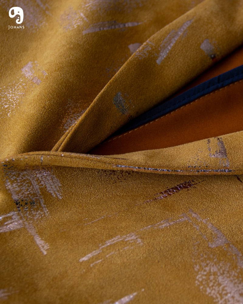 BLAZER SOLAPA V EXOTICO GAMUZA CON BROCHAZOS DORADOS
