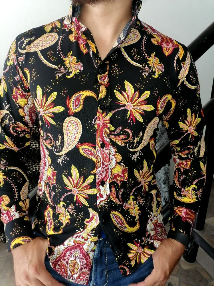 CAMISA MANGA LARGA ESTAMPADO DE GOTAS CON FONDO NEGRO