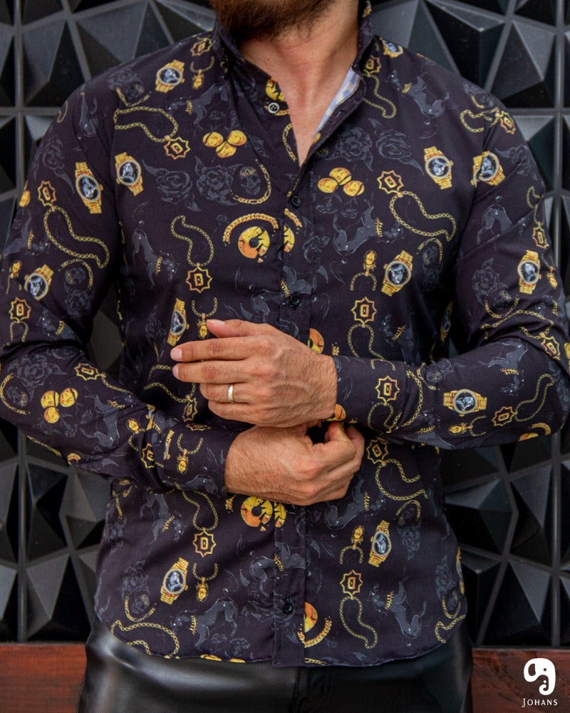 CAMISA MANGA LARGA ESTAMPADO NEGRA RELOJ CON CABALLOS