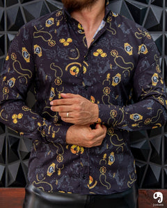 CAMISA MANGA LARGA ESTAMPADO NEGRA RELOJ CON CABALLOS