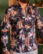Cargar imagen en el visor de la galería, CAMISA MANGA LARGA ESTAMPADO NEGRO CON CAFE MONO
