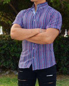 CAMISA MANGA CORTA ESTAMPADO TRIBAL EN BLANCO Y AZUL MARINO