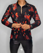 Cargar imagen en el visor de la galería, BLAZER SOLAPA V EXOTICO NEGRO CON FLORES ROJAS CON DORADO
