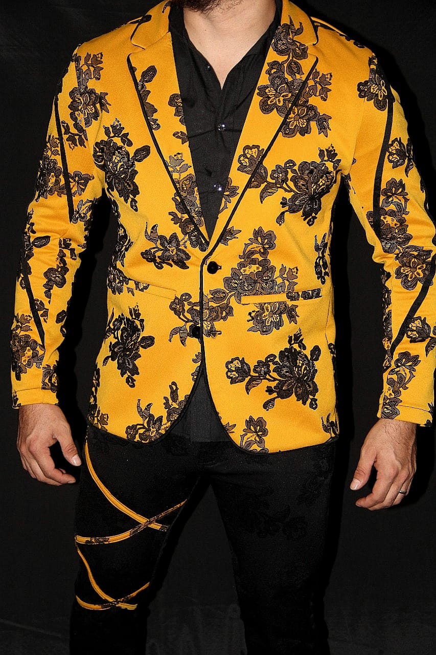 BLAZER SOLAPA V EXOTICO AMARILLO CON FLORES DE GAMUZA EN NEGRO