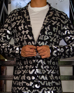 BLAZER SOLAPA V EXOTICO NEGRO CON LETRAS PLATEADAS