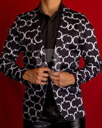 Cargar imagen en el visor de la galería, BLAZER SOLAPA V EXOTICO NEGRO CON GRECAS  BLANCAS DOBLE C
