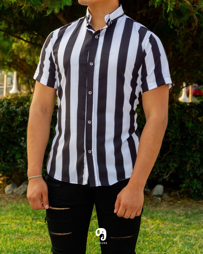 CAMISA MANGA CORTA RAYAS BLANCO Y NEGRO