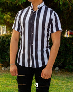 Cargar imagen en el visor de la galería, CAMISA MANGA CORTA RAYAS BLANCO Y NEGRO
