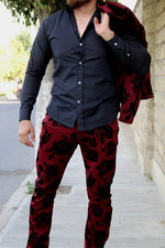 Cargar imagen en el visor de la galería, PANTALÓN  EXOTICO ROJO CON FLORES DE GAMUZA
