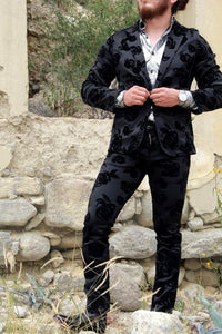 BLAZER SOLAPA V NEGRO CON FLORES EN TERCIOPELO NEGRAS