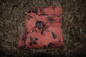 PANTALÓN EXOTICO TERCIOPELO ROSA ESTAMPADO DE FLORES