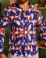 Cargar imagen en el visor de la galería, CAMISA MANGA LARGA ESTAMPADO PINTURA DILUIDA NARANJA CON AZUL
