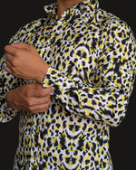 Cargar imagen en el visor de la galería, CAMISA MANGA LARGA ESTAMPADO ANIMAL PINT JAGUAR AMARILLO NEGRO
