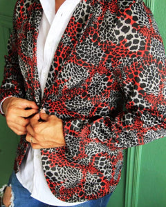 BLAZER SOLAPA V EXOTICO ANIMAL PRINT NEGRO CON ROJO