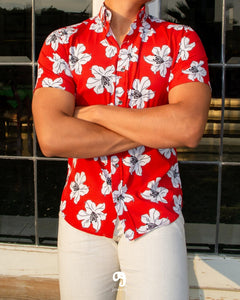 CAMISA MANGA CORTA ESTAMPADO DE FLORES HAWAIANAS FONDO ROJO