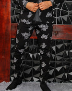 Cargar imagen en el visor de la galería, PANTALÓN EXOTICO NEGRO CON FLORES EN PLATA
