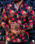 Cargar imagen en el visor de la galería, CAMISA MANGA LARGA ESTAMPADO CALAVERAS CON CORONA DE FLORES
