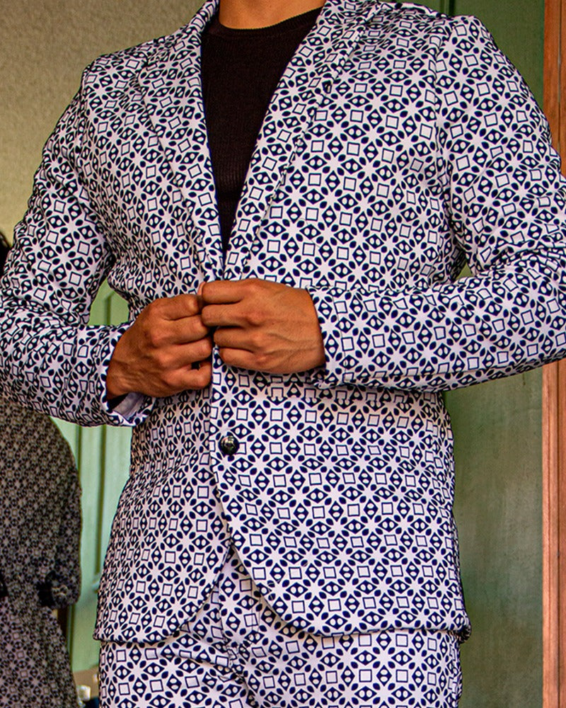 BLAZER SOLAPA V EXOTICO CON FIGURAS GEOMEOTRICAS TACTO TERCIOPELO
