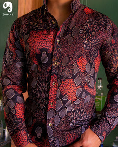 CAMISA MANGA LARGA ESTAMPADO CAFE ESCARABAJO ABSTRACTO