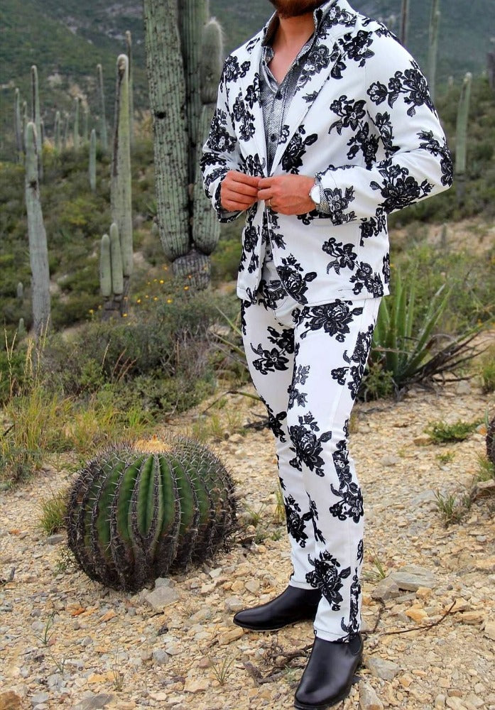 PANTALON EXOTICO BLANCO CON ROSAS EN GAMUSA NEGRAS