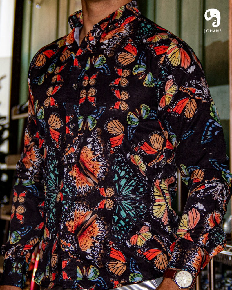 CAMISA MANGA LARGA ESTAMPADO NEGRA MARIPOSARIO