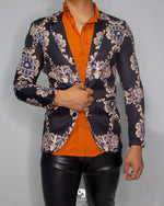 Cargar imagen en el visor de la galería, BLAZER SOLAPA V EXOTICO NEGRO CON DETALLES FLORALES
