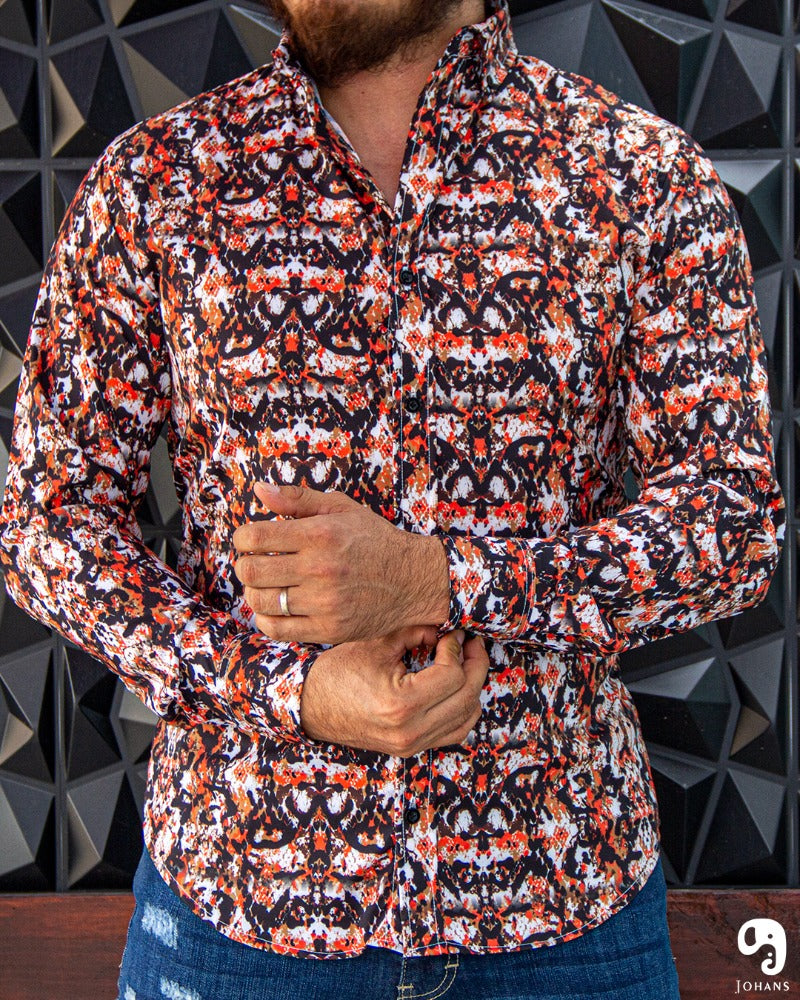CAMISA MANGA LARGA ESTAMPADO HASPEADO NARANJA CON NEGRO