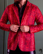 Cargar imagen en el visor de la galería, BLAZER SOLAPA V EXOTICO ANIMAL PRINT VIBORA ROJO
