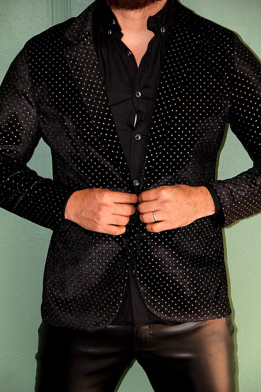 BLAZER SOLAPA V EXOTICO NEGRO DE TERCIOPELO CON DETALLES EN DORADO