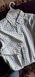 CAMISA MANGA CORTA ESTAMPADA BLANCA CON CRUCES AZULES