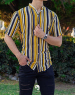 Cargar imagen en el visor de la galería, CAMISA MANGA CORTA RAYAS MOSTAZA LINEAS
