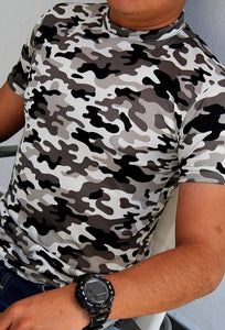 PLAYERA CUELLO REDONDO ESTAMPADO MILITAR
