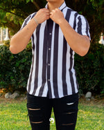 Cargar imagen en el visor de la galería, CAMISA MANGA CORTA RAYAS BLANCO Y NEGRO
