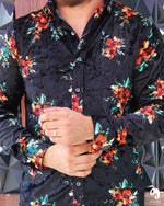 Cargar imagen en el visor de la galería, CAMISA MANGA LARGA ESTAMPADO FLOR NARANJA FONDO NEGRO EN TERCIOPELO

