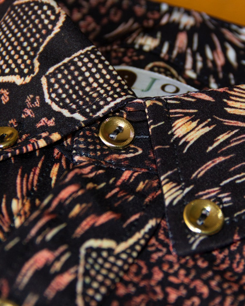 CAMISA MANGA LARGA ESTAMPADO CAFE ESCARABAJO ABSTRACTO