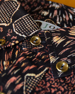 CAMISA MANGA LARGA ESTAMPADO CAFE ESCARABAJO ABSTRACTO
