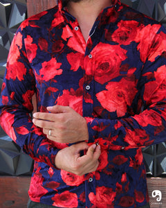 CAMISA MANGA LARGA ESTAMPADO FLOR ROJA EN TERCIOPELO
