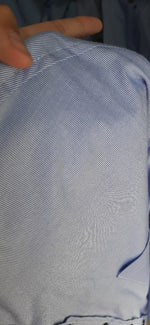 Cargar imagen en el visor de la galería, CAMISA MANGA LARGA ESTAMPADO AZUL DIMINUTAS LINEAS BLANCAS
