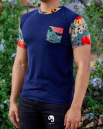 Cargar imagen en el visor de la galería, PLAYERA CUELLO REDONDO ESTAMPADA EN MANGA PUÑO Y BOLSA  FLOR NARANJA
